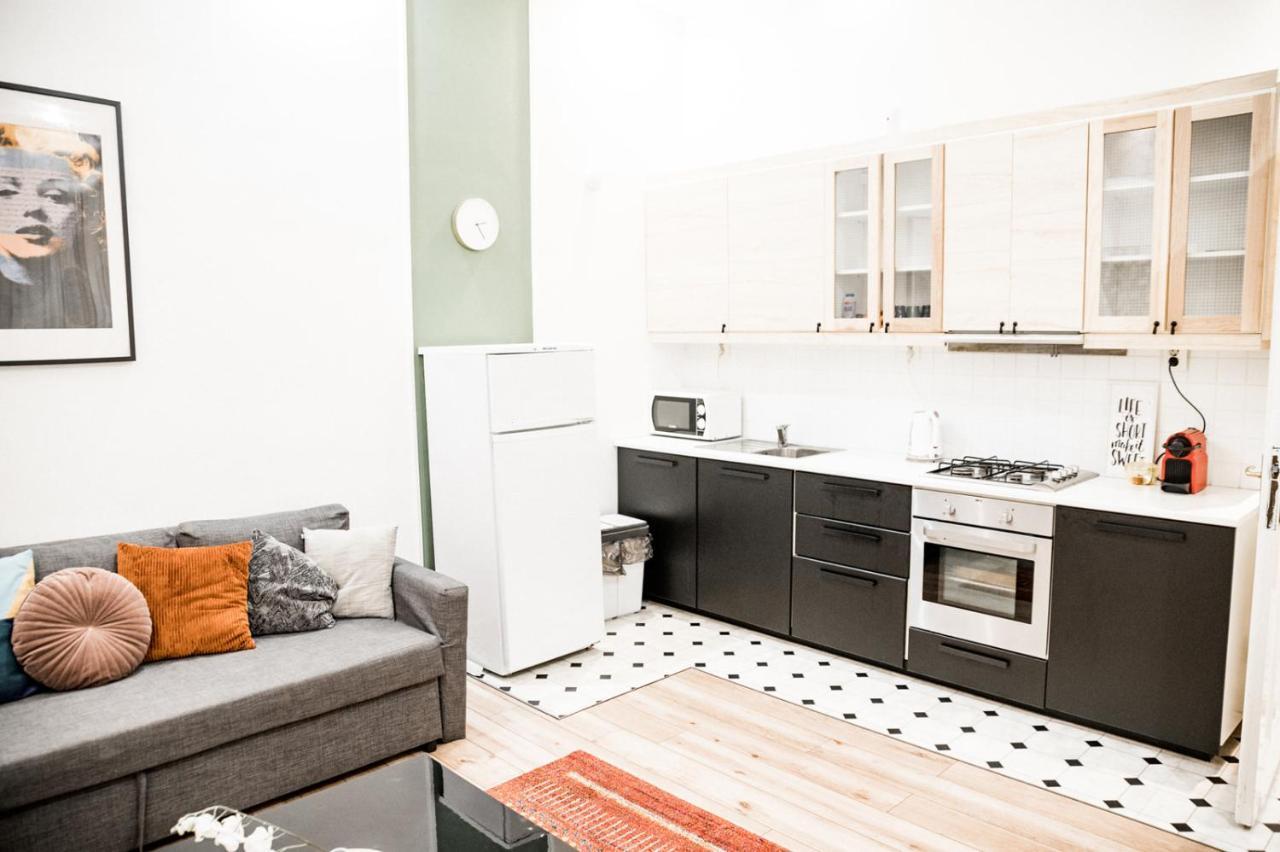 Stylish And Spacious ! Central Location Kazincy Netflix 布达佩斯 外观 照片