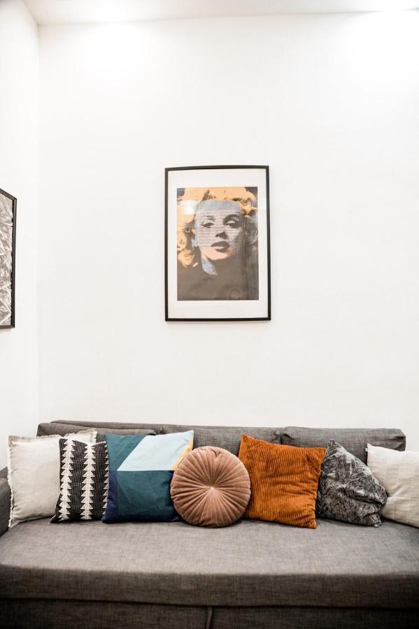 Stylish And Spacious ! Central Location Kazincy Netflix 布达佩斯 外观 照片