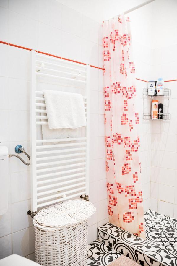 Stylish And Spacious ! Central Location Kazincy Netflix 布达佩斯 外观 照片